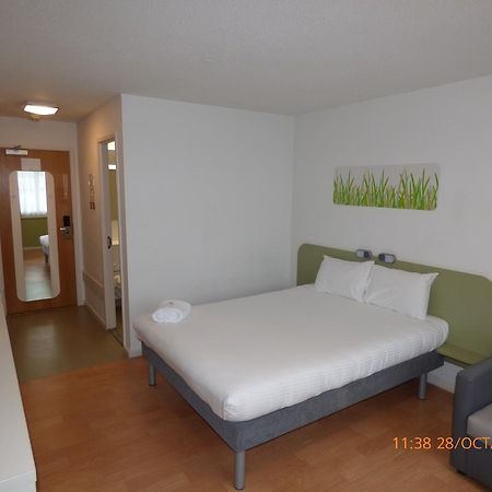 Warrington Motel, J20 M6 Lymm Services Экстерьер фото
