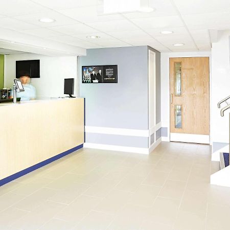 Warrington Motel, J20 M6 Lymm Services Экстерьер фото