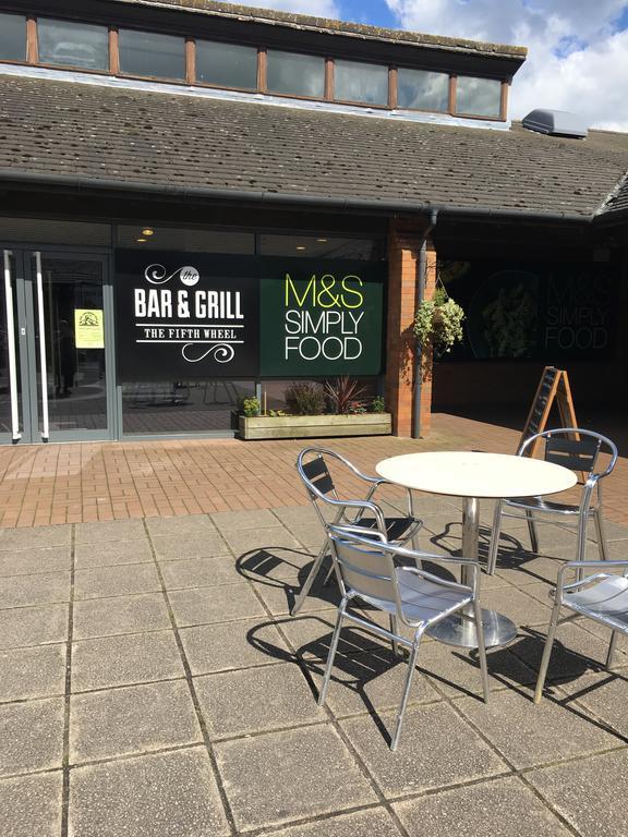 Warrington Motel, J20 M6 Lymm Services Экстерьер фото
