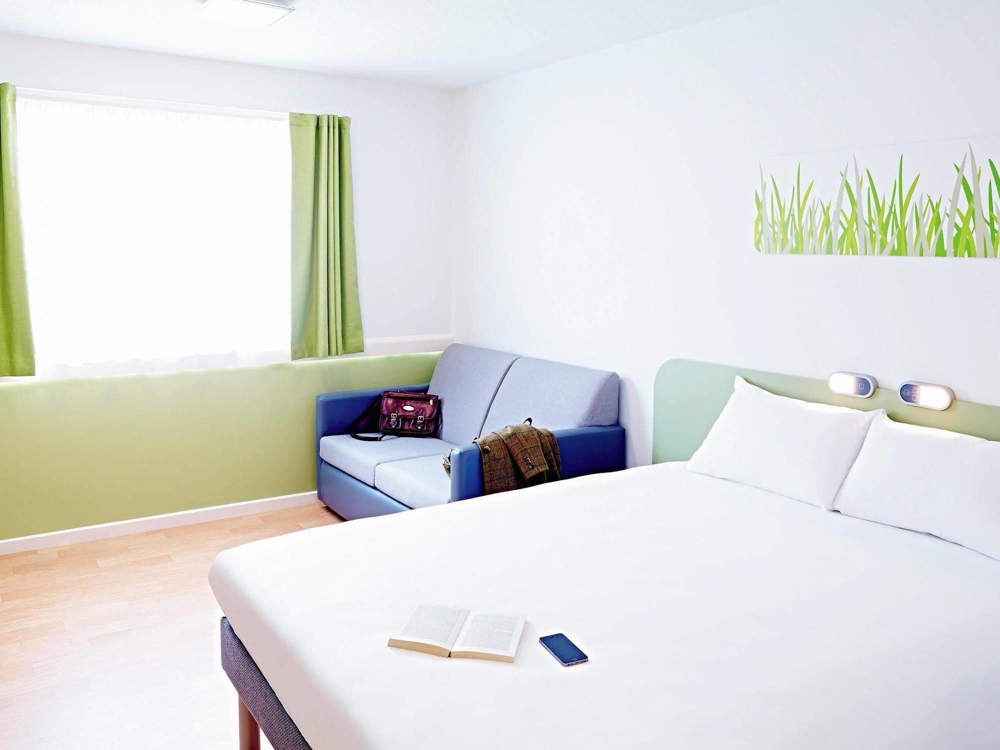 Warrington Motel, J20 M6 Lymm Services Экстерьер фото