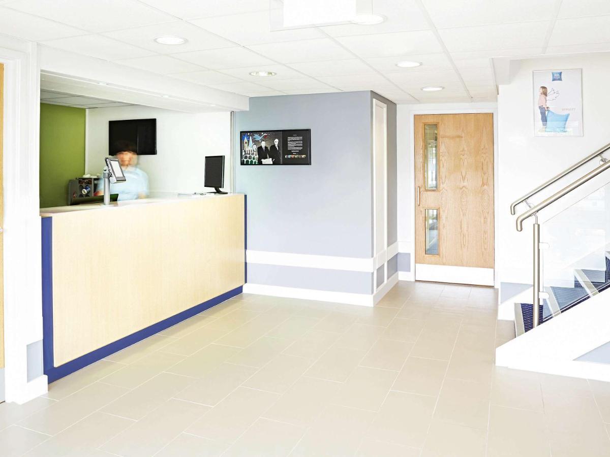 Warrington Motel, J20 M6 Lymm Services Экстерьер фото